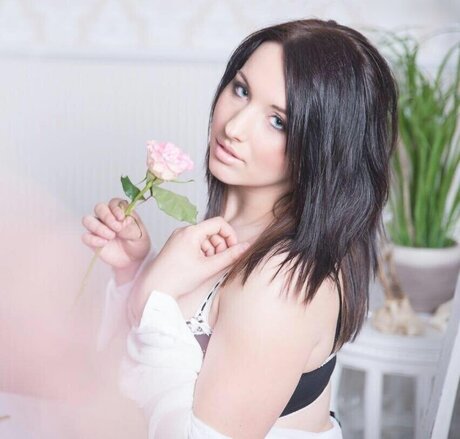 Alinas Landleben pornographic star pictures