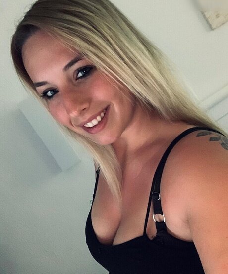 Alinas Landleben hot star picture