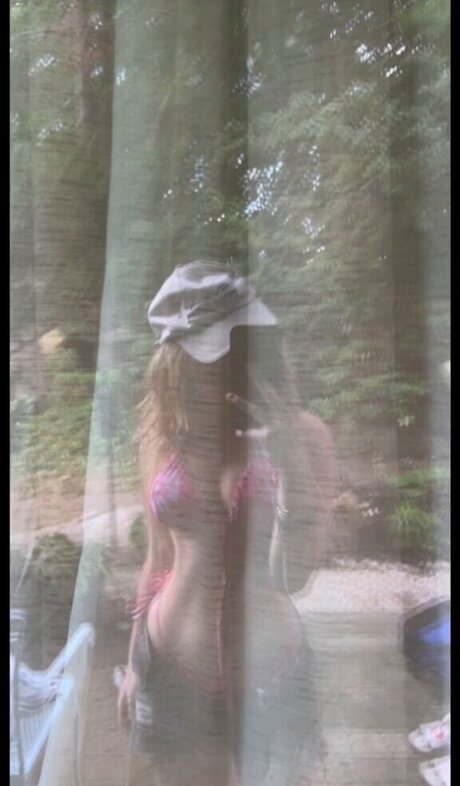 Emmy Moore naked star picture