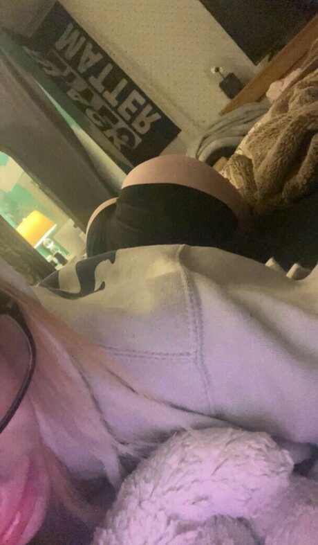 Emmy Moore perfect pornstar picture