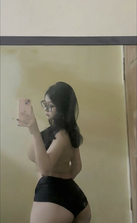 Emy Espejo hd star image