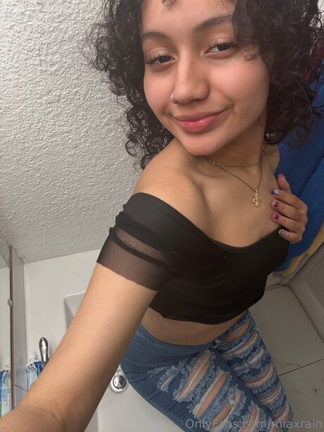 miaxrain beautiful model image