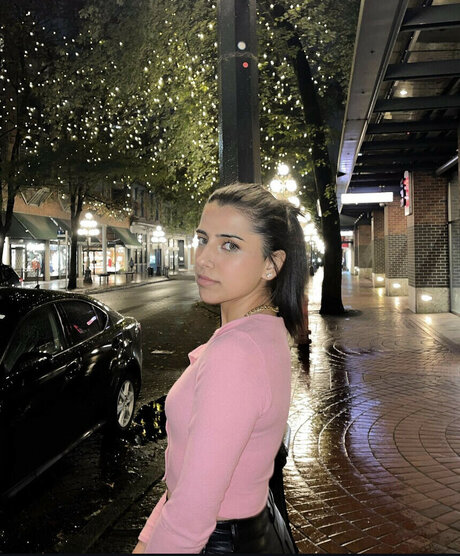 Gal Akbari perfect model photos