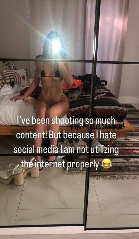 Alexa Chains pretty actress picture