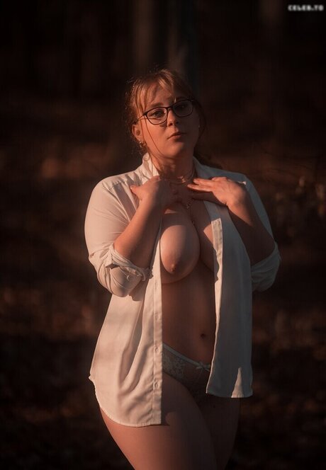 Sarahfahr9 hd actress img