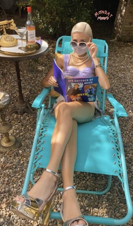 Nina Nesbitt art pornstar pictures