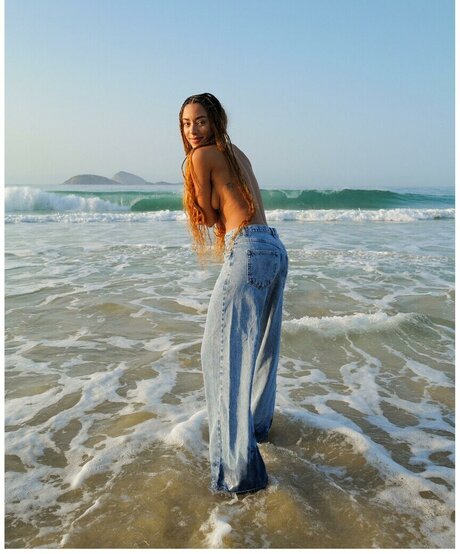 Yara Charry model nice pic