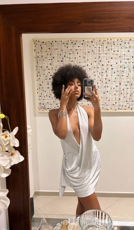 Yara Charry hot star pic