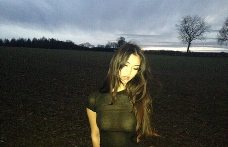 xeiyza hd model photos