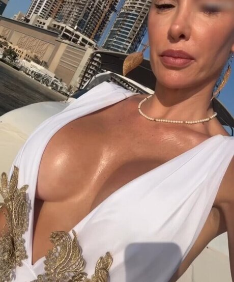 Anna Maria Ferchichi sexy model image