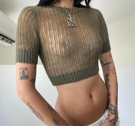 Coco Huang exclusive model picture