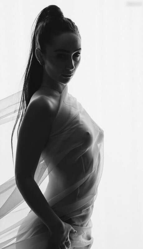 Olivia Michelle hot actress images