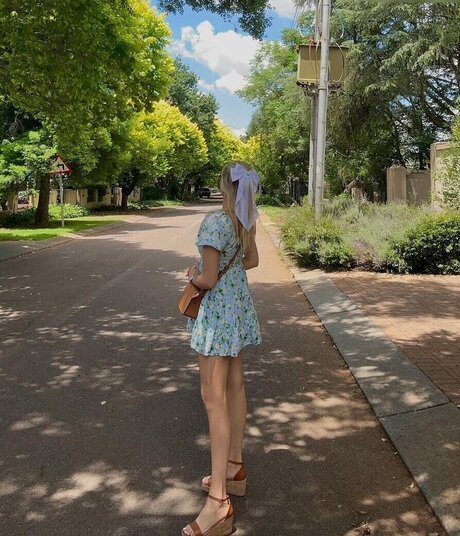 Juliet Small model pics