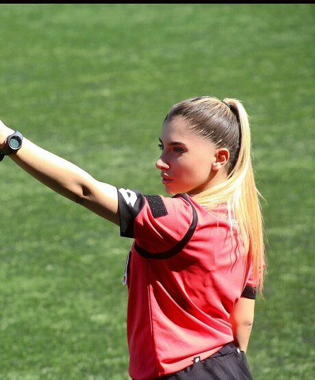 Elif Karaarslan nudes model pictures