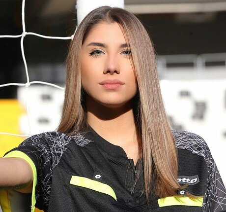 Elif Karaarslan model free images