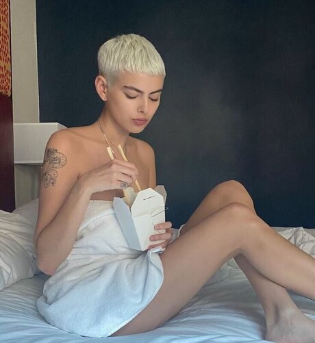 Hayden Graye model adult photo