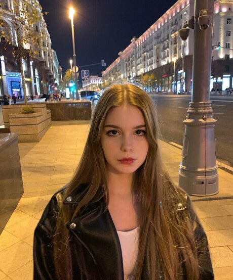 sosihue nude model pictures