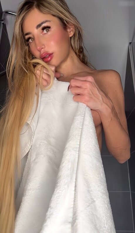 Sandylein pornographic model image