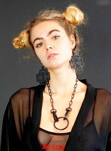 Nadine Bergmann star nudes pic