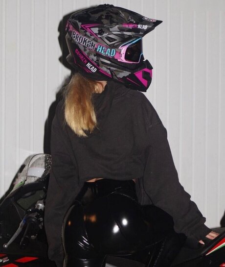 xh elen ax2 Helena sexy star images