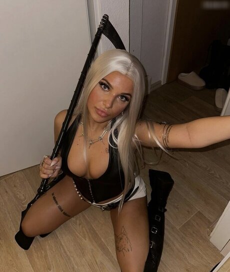 Josiirn naked star image