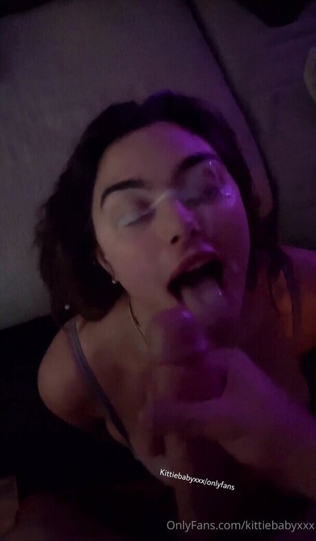 Kittiebabyxxx star top images