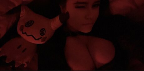 luvkeizer naked actress pics