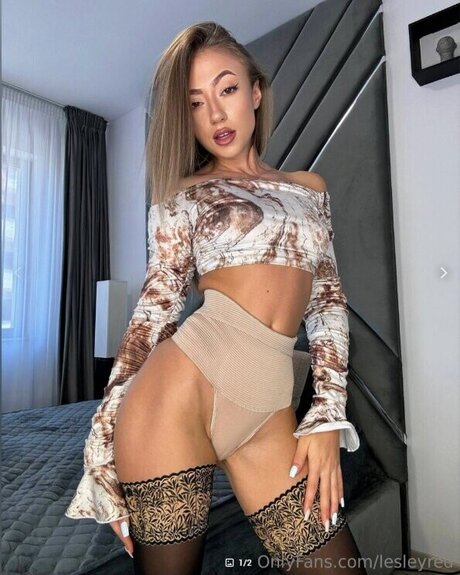 LesleyRed star hot photos