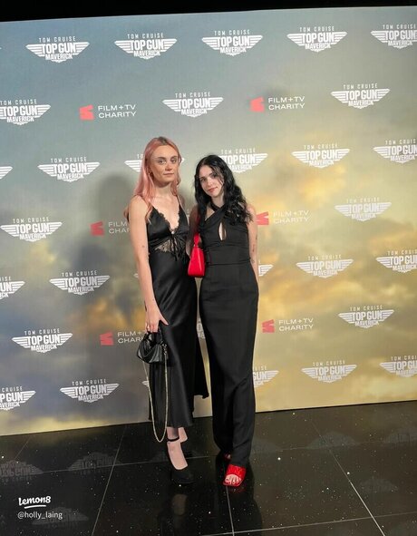 Holly Laing model art archive