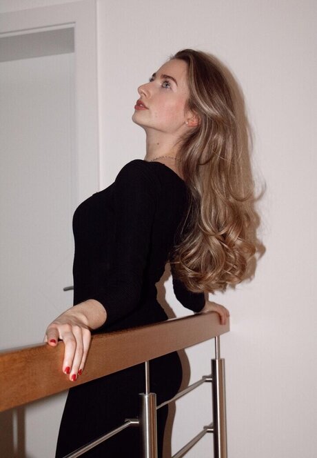 Empresslaurasophie sexy pornstar img