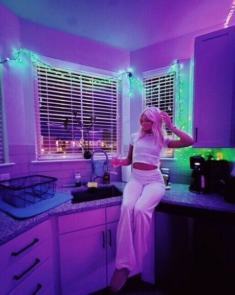 Alanna Kennedy model naked pics