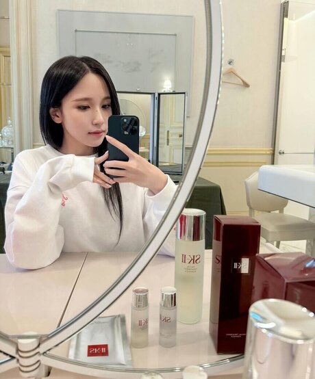 Mina Myoi erotic actress picture