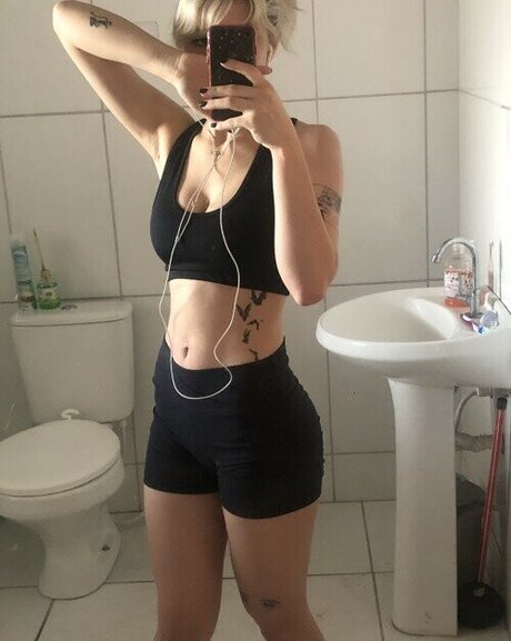 old lady onlyfans naked image