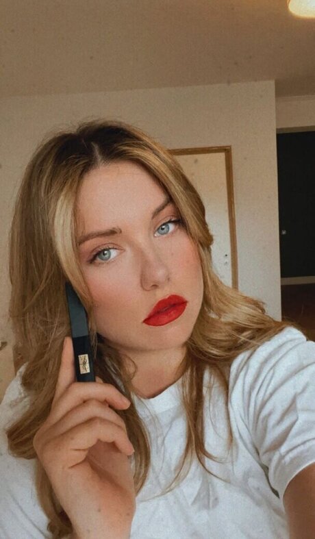 trans asian onlyfans sexy image