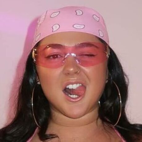 badgal pheephee star pretty pictures