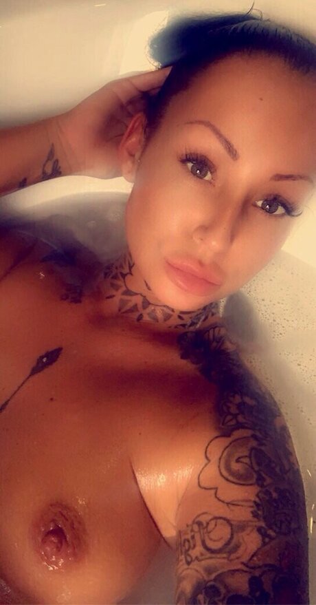 Blackpool model hd pics