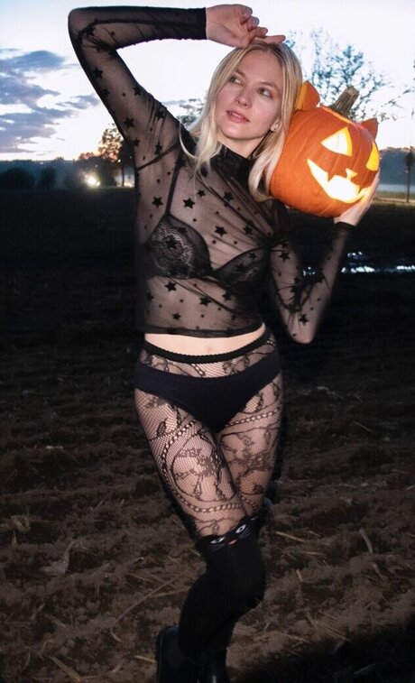 Mariia Well hot model archive