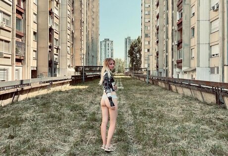 Mariia Well art star picture