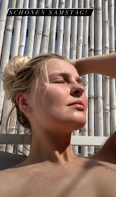 Jana Riva nude model image