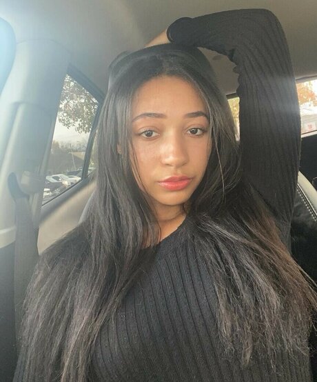 Ari Leigh Brown hd actress archive