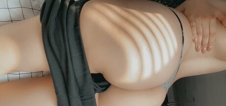 Ne0nprincess pornographic star img