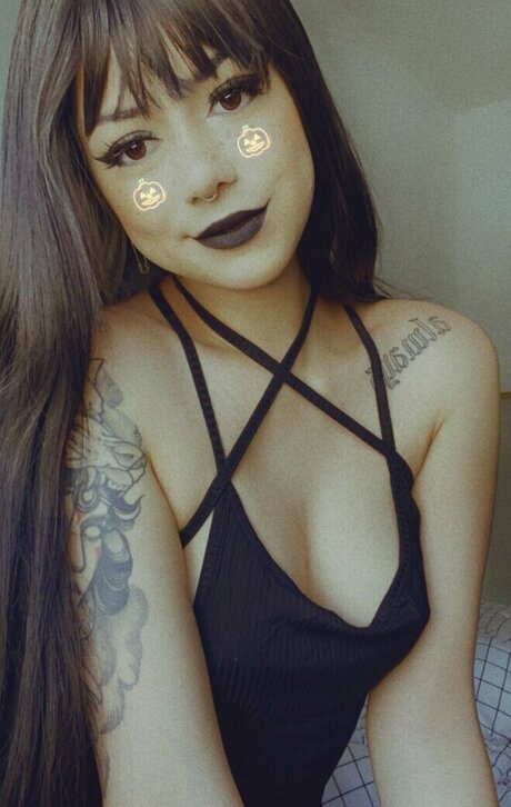 Ne0nprincess sexy pornstar photo