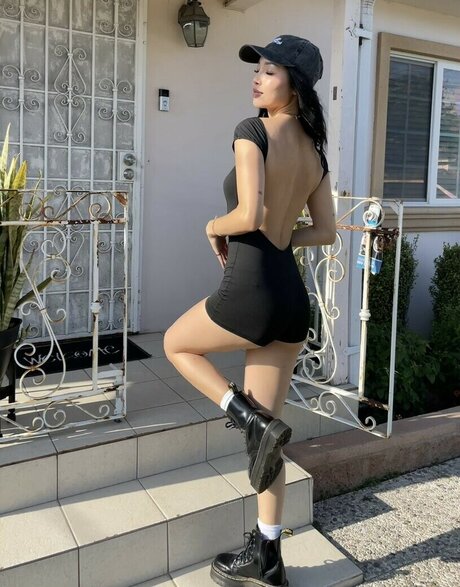 Joyce Htet model xxx gallery