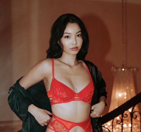 Joyce Htet nice pornstar image