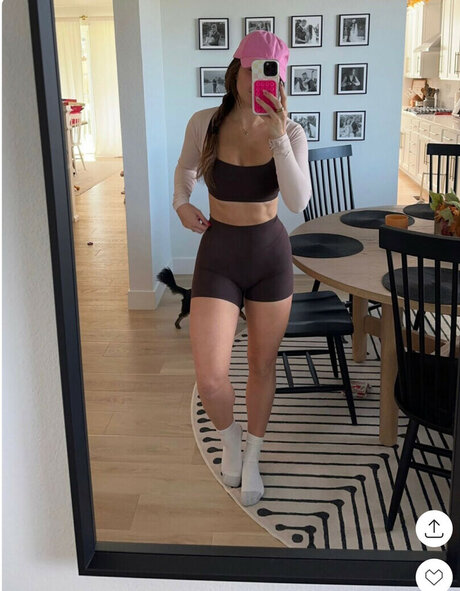 Chloe Gottschalk pretty model galleries