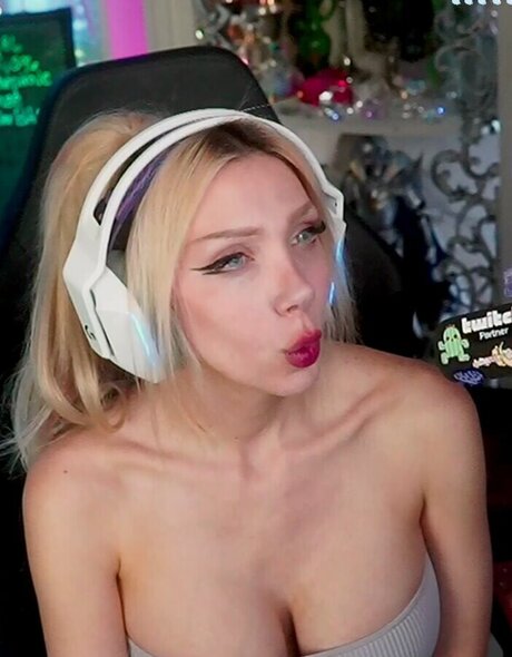 Intraventus pornstar nudes picture