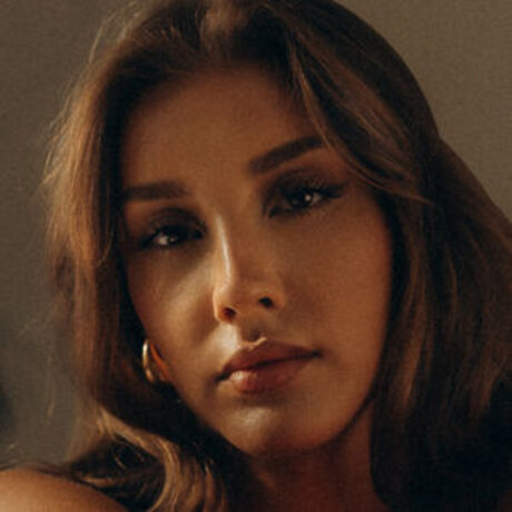 Julia Polowczyk high quality star photos