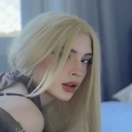 Thayse Kloppel model pretty pictures