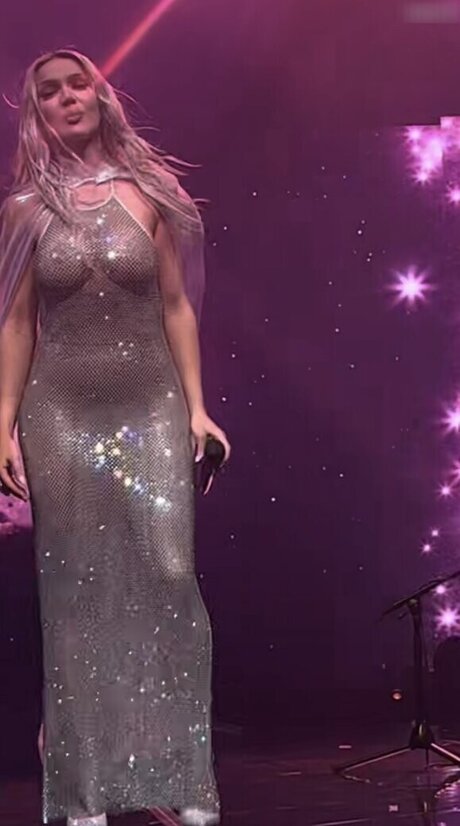 Shirin David nude model pics