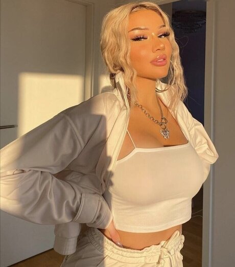 Shirin David free pornstar image